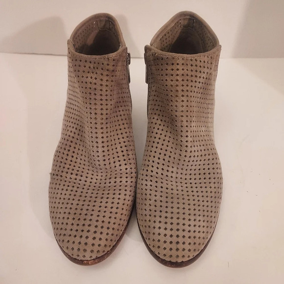 Sam Edelman Taupe Pipp Suede Perforated Chunky Heel Ankle Booties in Size 6 - Picture 2 of 13